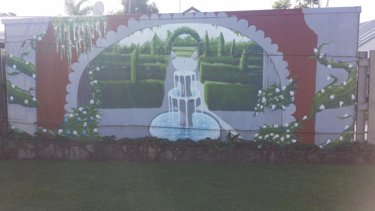 Fountain Court Motel Тауранга Экстерьер фото