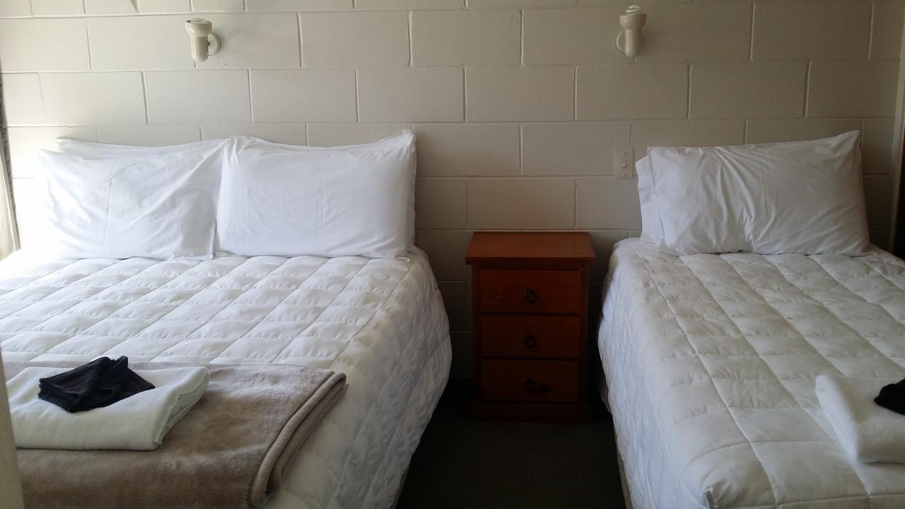 Fountain Court Motel Тауранга Экстерьер фото