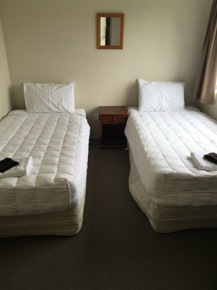 Fountain Court Motel Тауранга Экстерьер фото